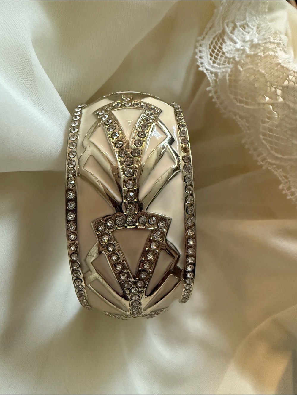VTG SEQUIN Cream Gold Rhinestone Crystal Bangle Bracelet 1990s w Clamper Closure
